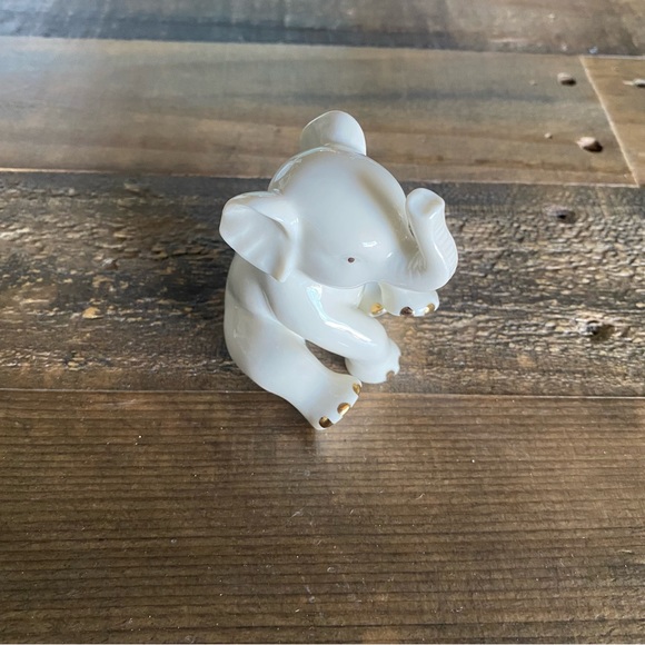 Lenox Collections. Ivory and 24 karat gold animal trio. Elephant, Dolphin, Swan. - Picture 4 of 5